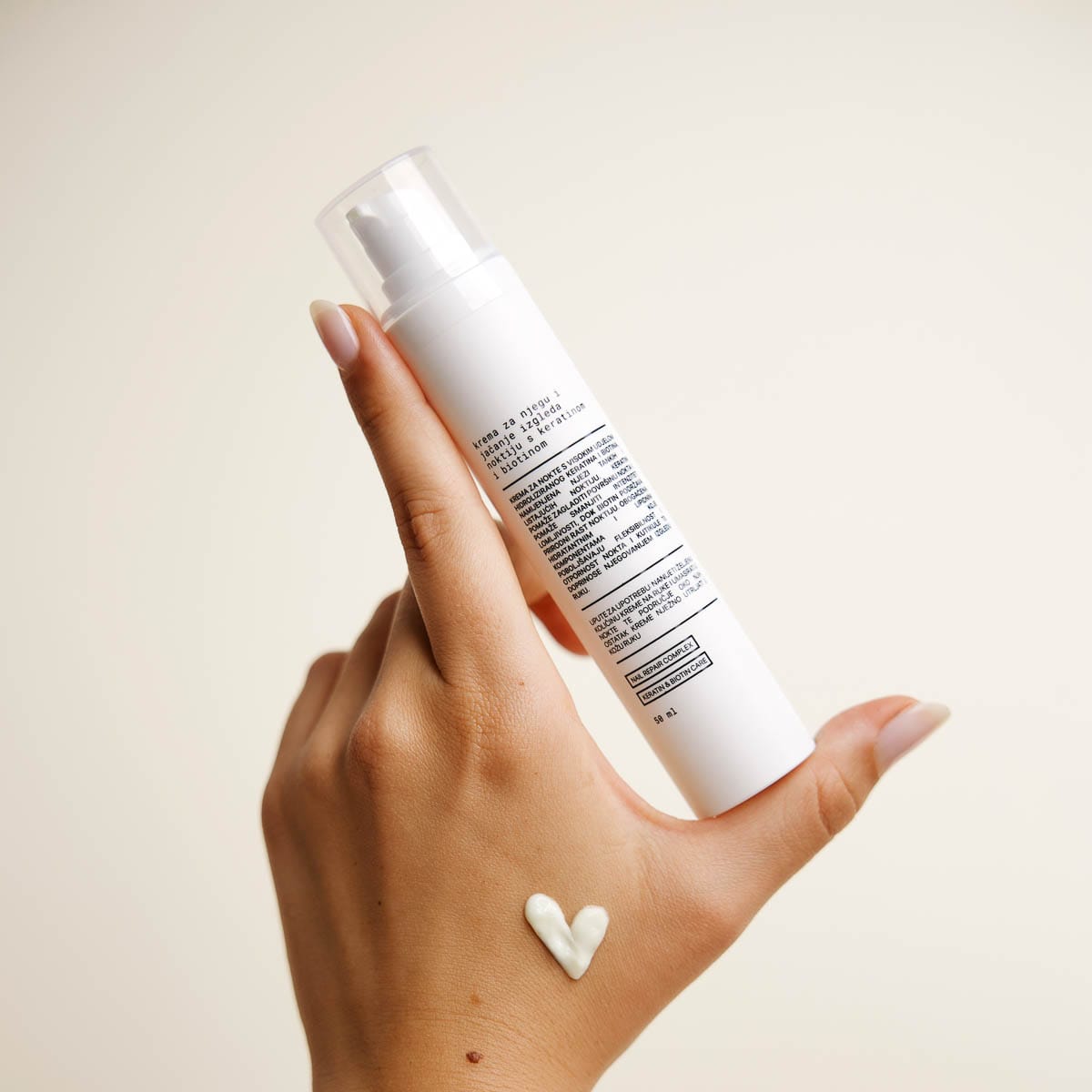 Nail care and strengthening cream with keratin and biotin - Image 2